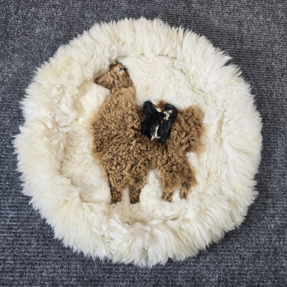 Llama Alpaca Fur Ecuador Handmade Hide Stitched Rug Wall Art VTG Soft Round 18"
